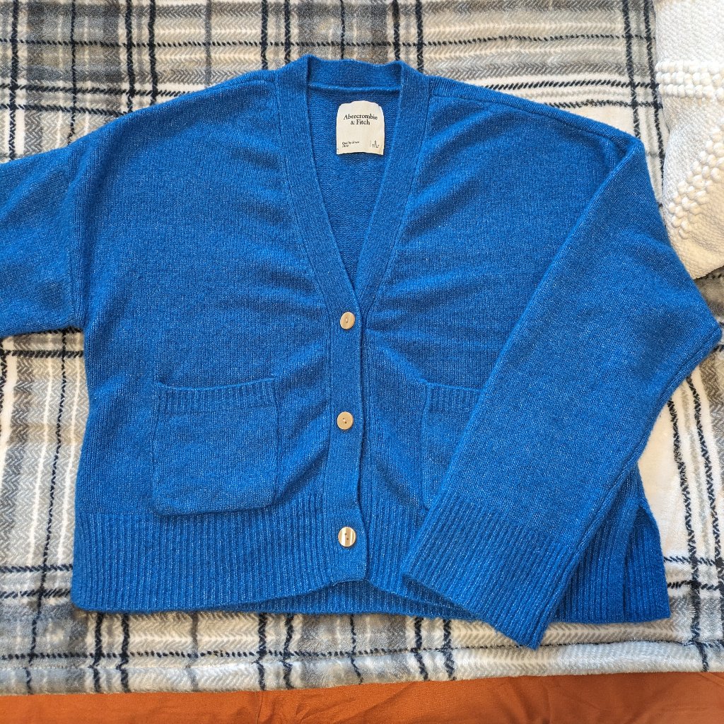 Abercrombie & Fitch Short Cardigan Size S Front Pockets Color Blue
